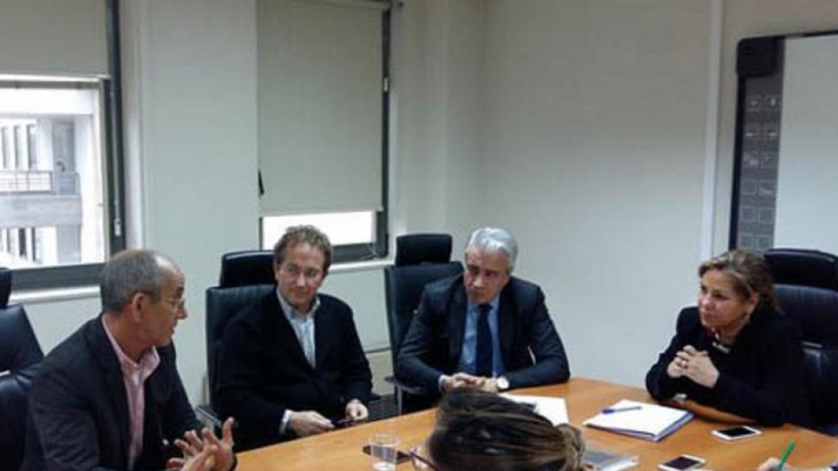 La vicepresidenta de la Junta de Castilla y León, Rosa Valdeón; el secretario General de MCA-UGT CyL, Pedro Luís Hojas, y el presidente del Comité Intercentros de Tragsa CyL y miembro del Comité Intercentros Nacional por UGT, Ángel Hernández Pinilla, en l-ICAL