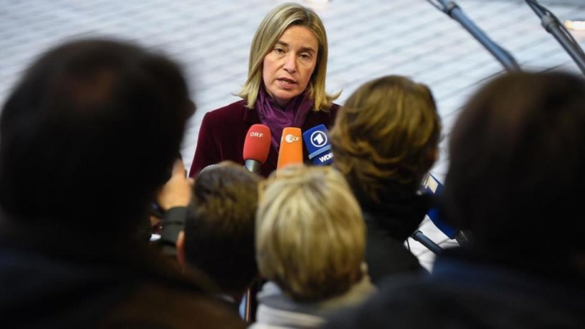 La jefa de la diplomacia europea, Federica Mogherini, en la rueda de prensa tras el reunión de ministros de Exteriores de la UE.-AFP / JOHN THYS