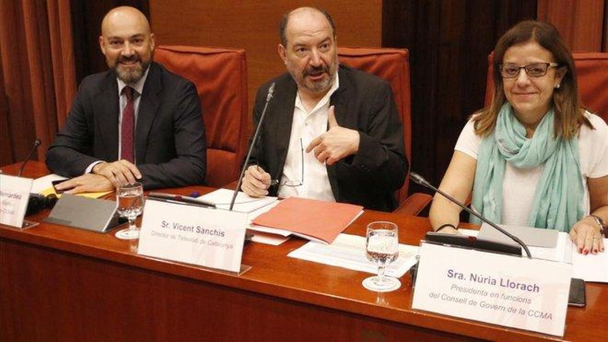 Saül Gordillo, Vicent Sanchís y Núria Llorach, en una comisión de control de la CCMA.-MARTA SIERRA (ACN)