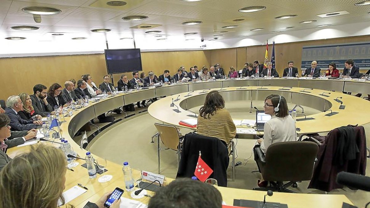Imagen de archivo de una reunión del Consejo de Política Fiscal y Financiera.-ICAL