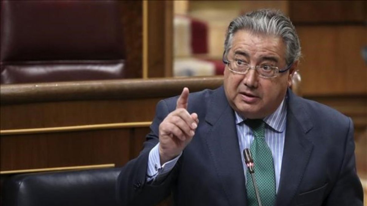 El ministro del Interior, Juan Ignacio Zoido, en una intervención en el Congreso.-EFE / CHEMA MOYA