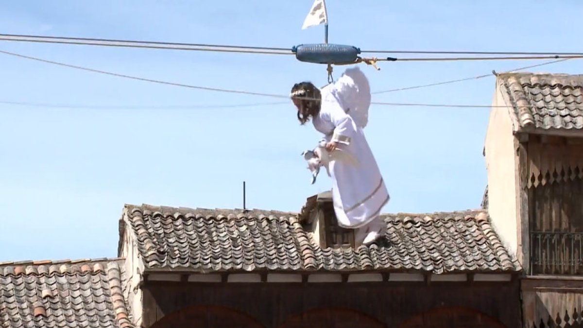 La pequeña Lucía Cano, el ángel de Peñafiel.- CYL7