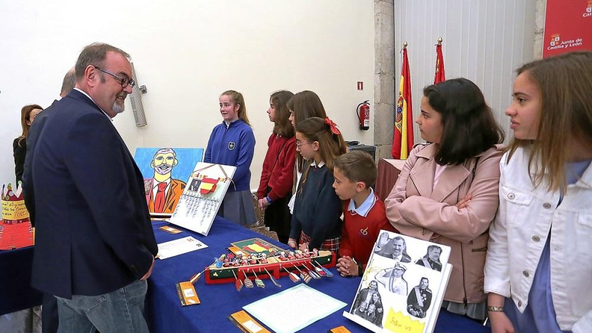 El consejero de Educación, durante la entrega de los premios ¿Qué es un rey para ti?-ICAL