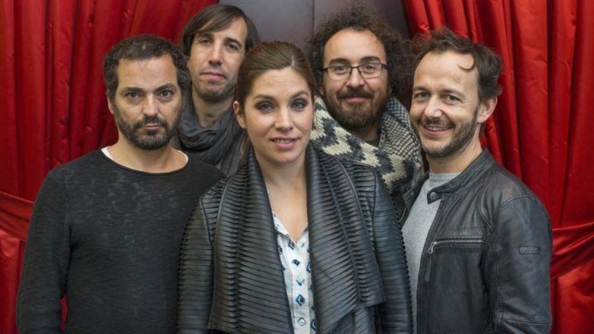 La Oreja de Van Gogh durante su visita a Barcelona para la presentación de 'Planeta imaginario'-FERRAN SENDRA