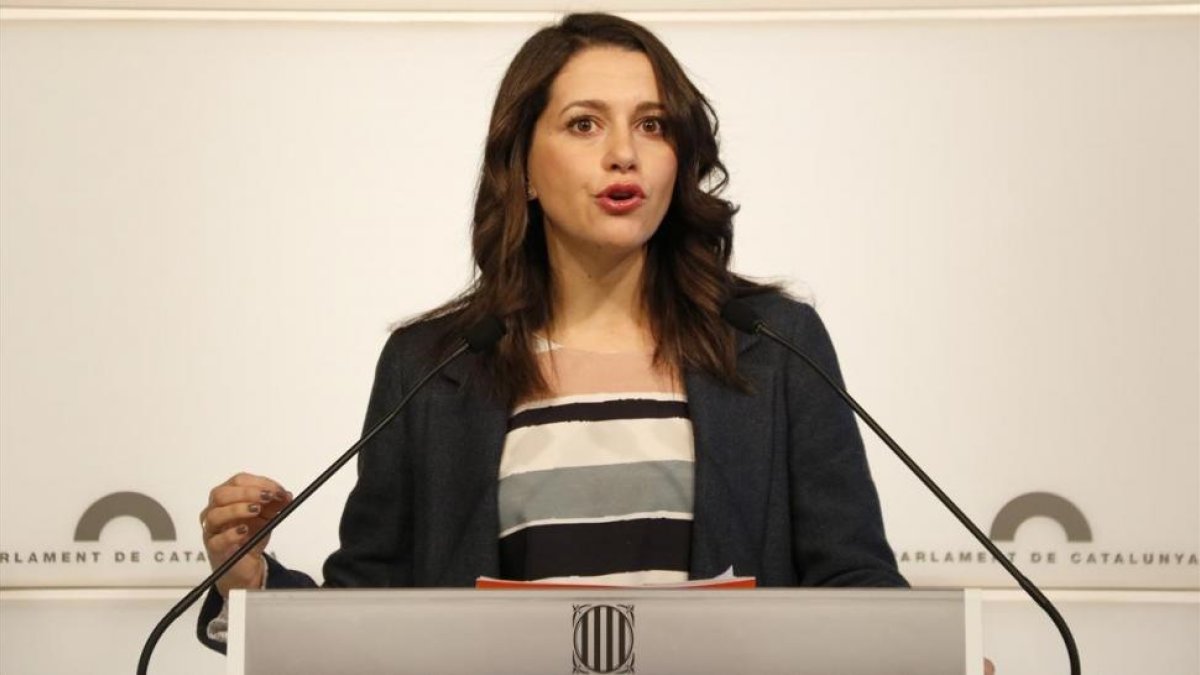 Rueda de prensa de Inés Arrimadas.-/ PERIODICO
