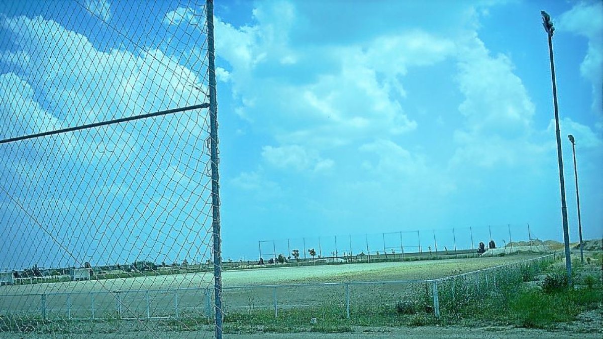 Campo de fútbol de Villanubla, cuya reforma prevén finalizar para la próxima temporada.-E.M.