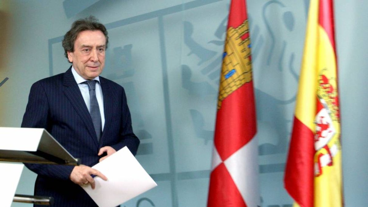 El consejero de la Presidencia y portavoz de la Junta, José Antonio de Santiago-Juárez, comparece tras la reunión del Consejo de Gobierno-Ical