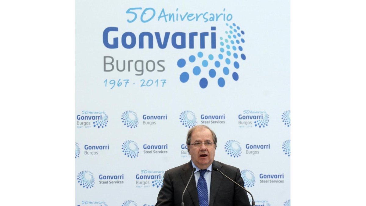 El presidente de la Junta de Castilla y León, Juan Vicente Herrera, interviene en el acto de celebración del 50 Aniversario de Gonvarri Burgos.-ICAL