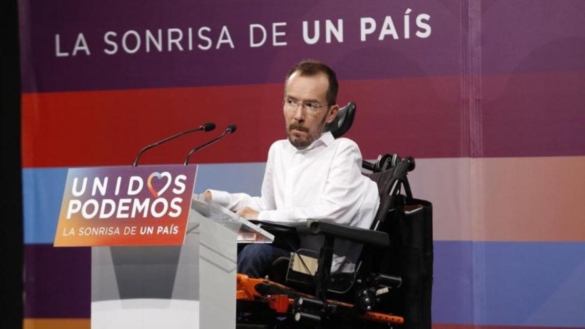 Pablo Echenique en rueda de prensa el 27-J, en Madrid.-AGUSTÍN CATALÁN