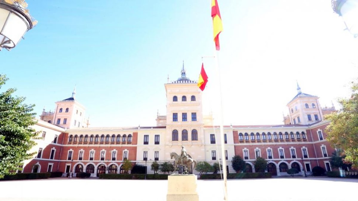 Patio de Armas de la Academia de Caballería de Valladolid-ICAL