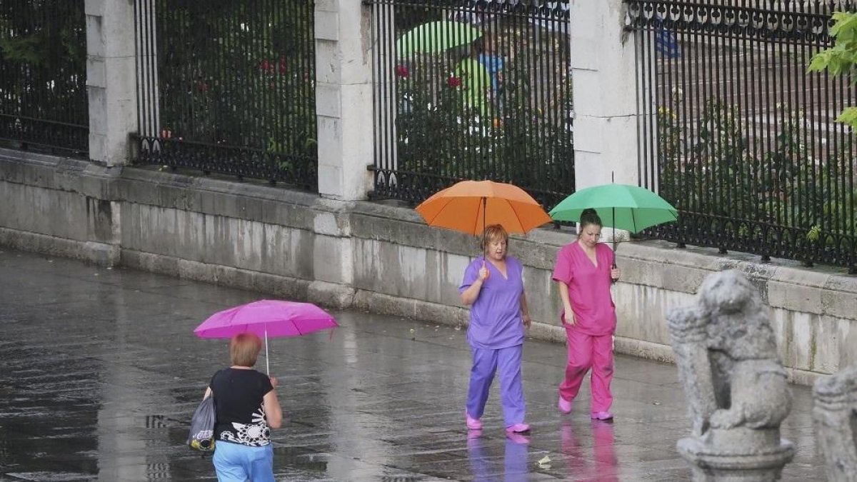 Imagen de archivo de una tormenta veraniega en Valladolid. PHOTOGENIC