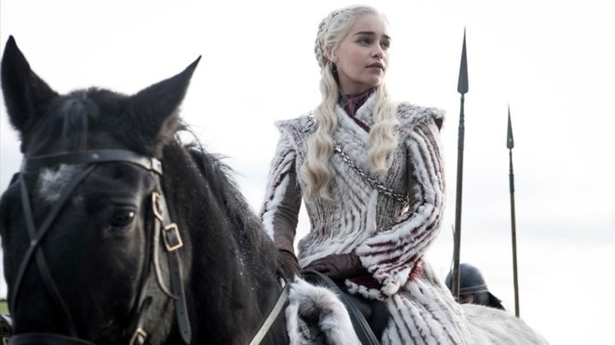 Emilia Clarke, caracterizada como Daenerys, en Juego de tronos.-HBO
