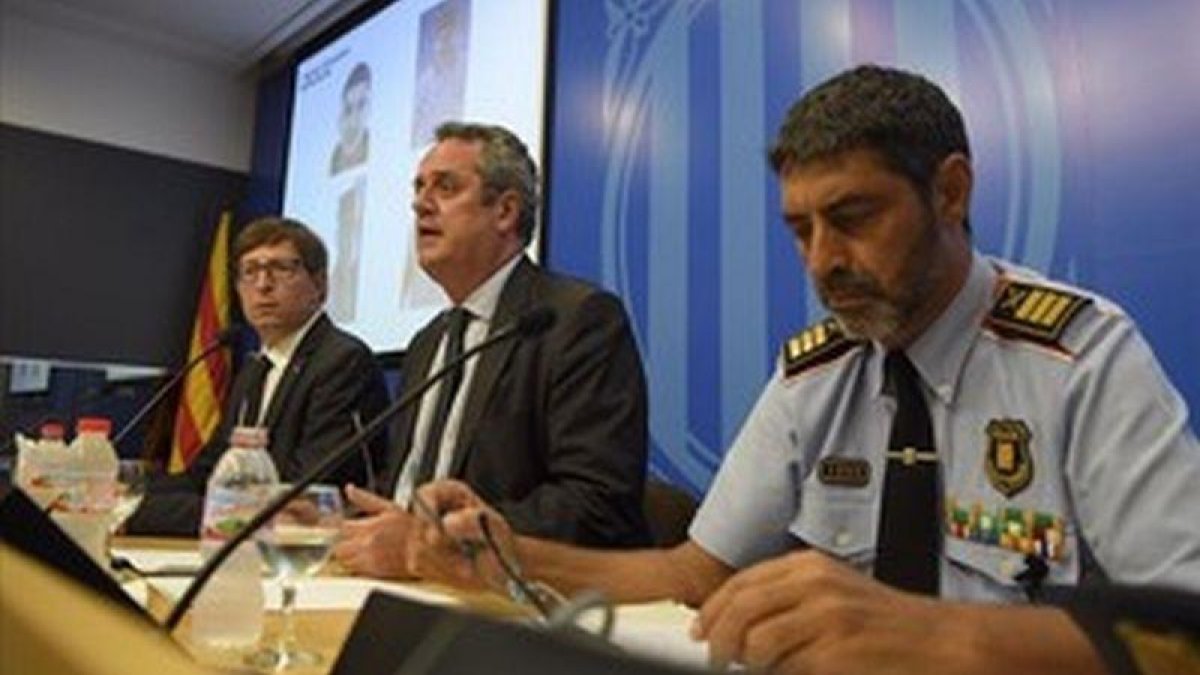 El mayor Trapero, en rueda de prensa-EL PERIÓDICO