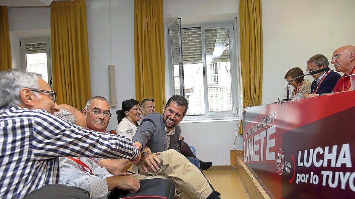 El secretario autonómico del PSOE, Luis Tudanca, interviene en la clausura del VI Congreso de Jubilados.-ICAL