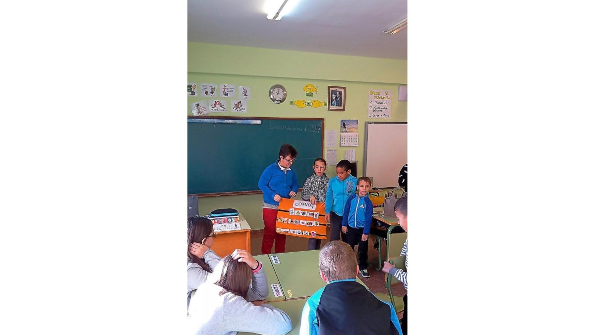 Un momento de la jornada celebrada ayer en el colegio Padre Hoyos de Torrelobatón.-EL MUNDO