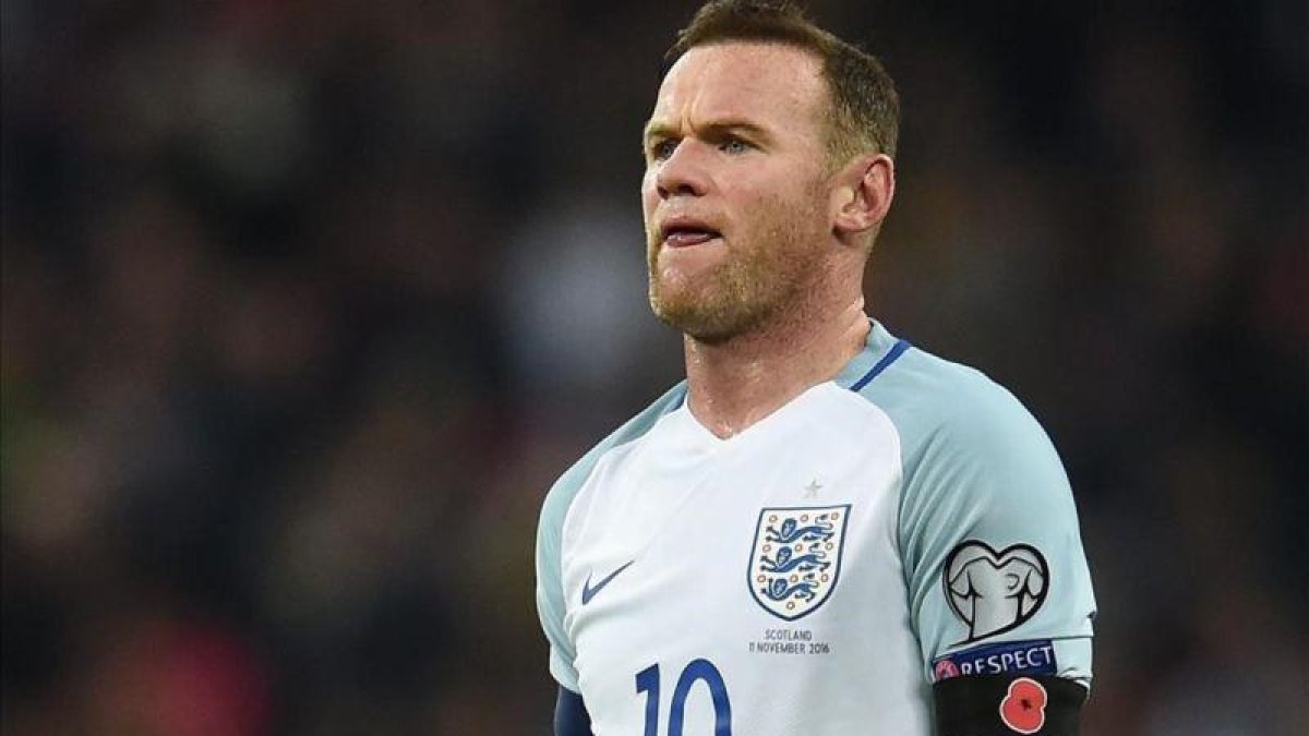 Wayne Rooney no está pasando por su mejor momento.-EFE / ANDY RAIN