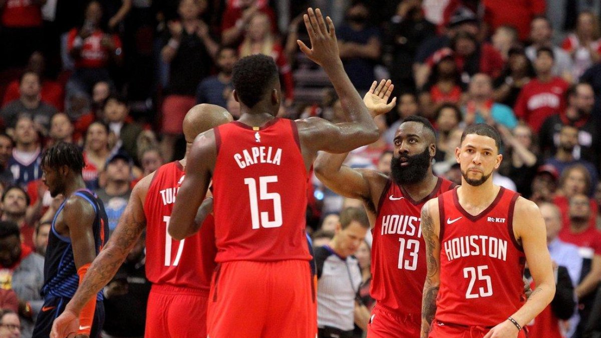 La gran labor ofensiva de Harden permitió a los Rockets ganar su segundo partido consecutivo sin la presencia del base titular Chris Paul-AFP