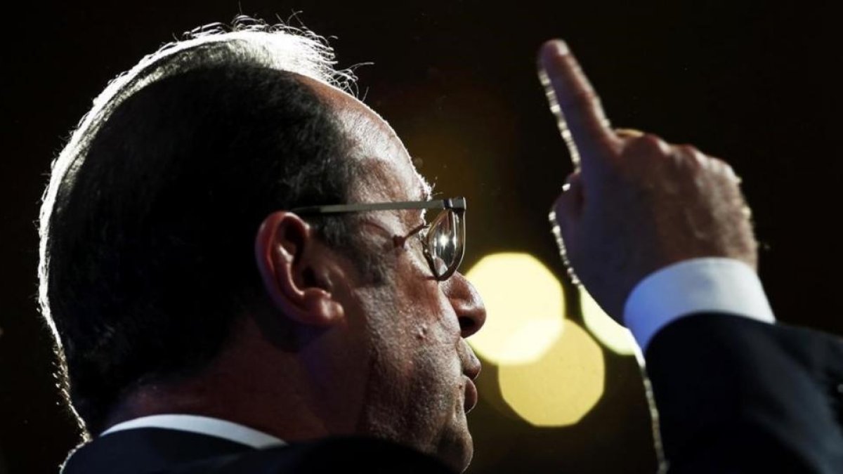 El presidente Francois Hollande durante el discurso sobre democracia y terrorismo pronunciado en París.-REUTERS / CHRISTOPHE ENA POOL