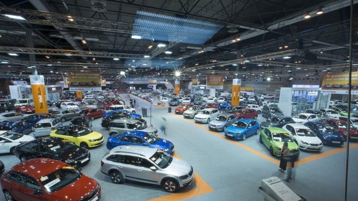 Exposición de coches usados.-DAS WELTAUTO