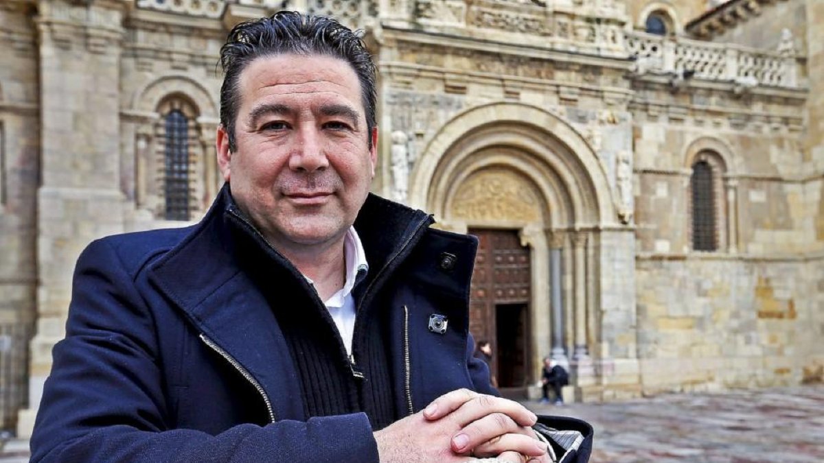 Luis Mariano Santos, portavoz de UPL en las Cortes.-Ramiro
