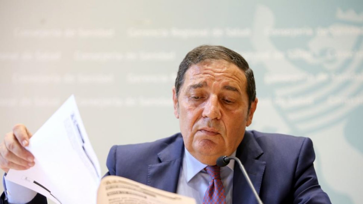 Antonio Sáez, en un mometnto de su comparecencia ante la prensa.-ICAL