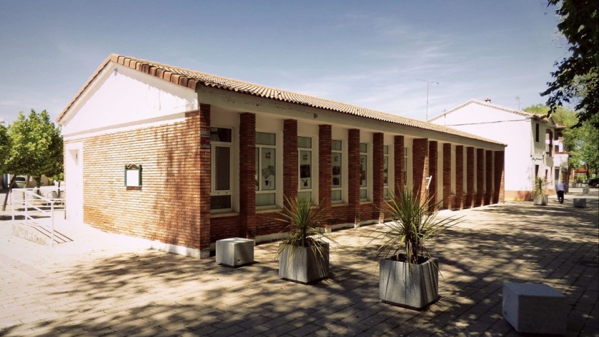 Consultorio Aldeamayor de San Martín. - EM