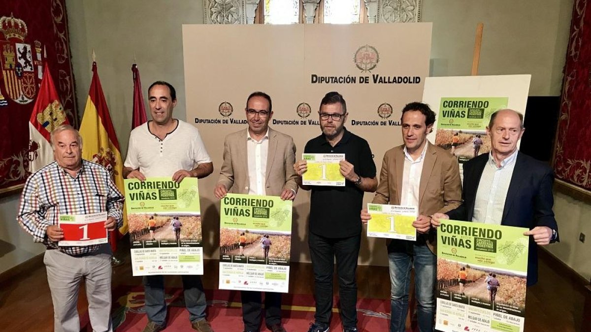 Javier González, Fernando Sanz, Víctor Alonso, Raúl Escudero, Conrrado Íscar y Luis Minguela, ayer en la presentación de la carrera.-G. VELASCO