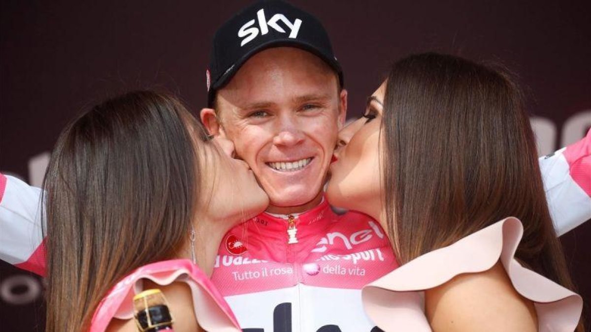 Chris Froome, con su maglia rosa.-AFP / LUK BENIES