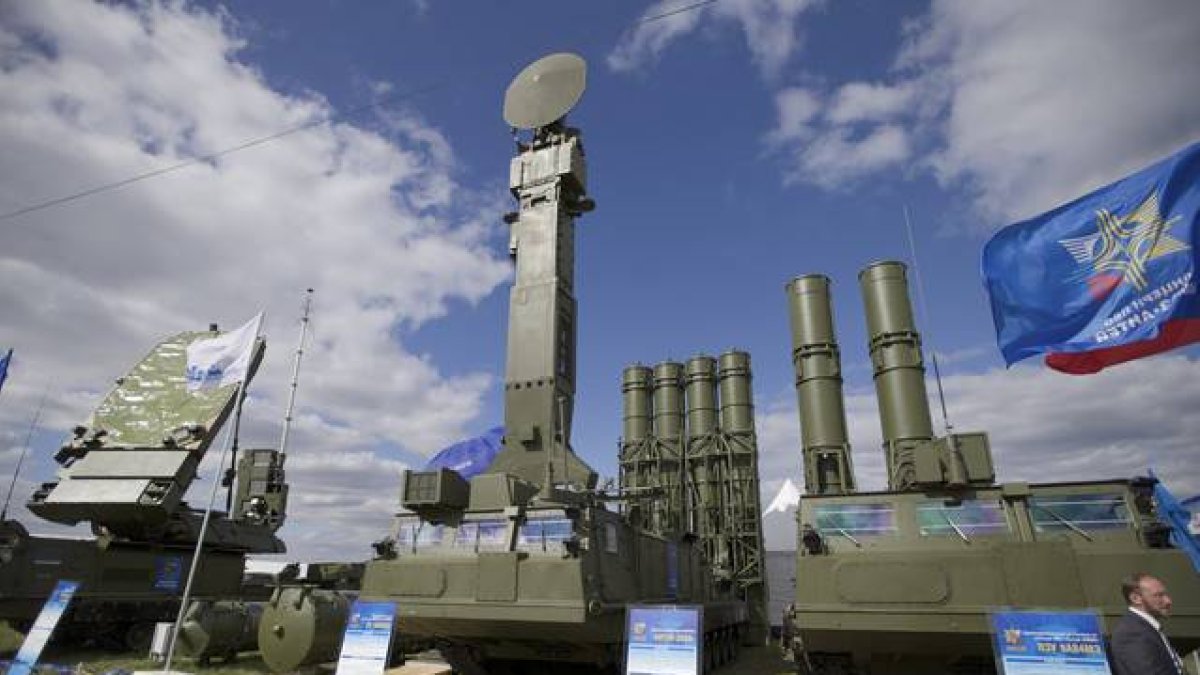 Sistema de misiles avanzado S-300.-Foto: AP / IVAN SEKRETAREV