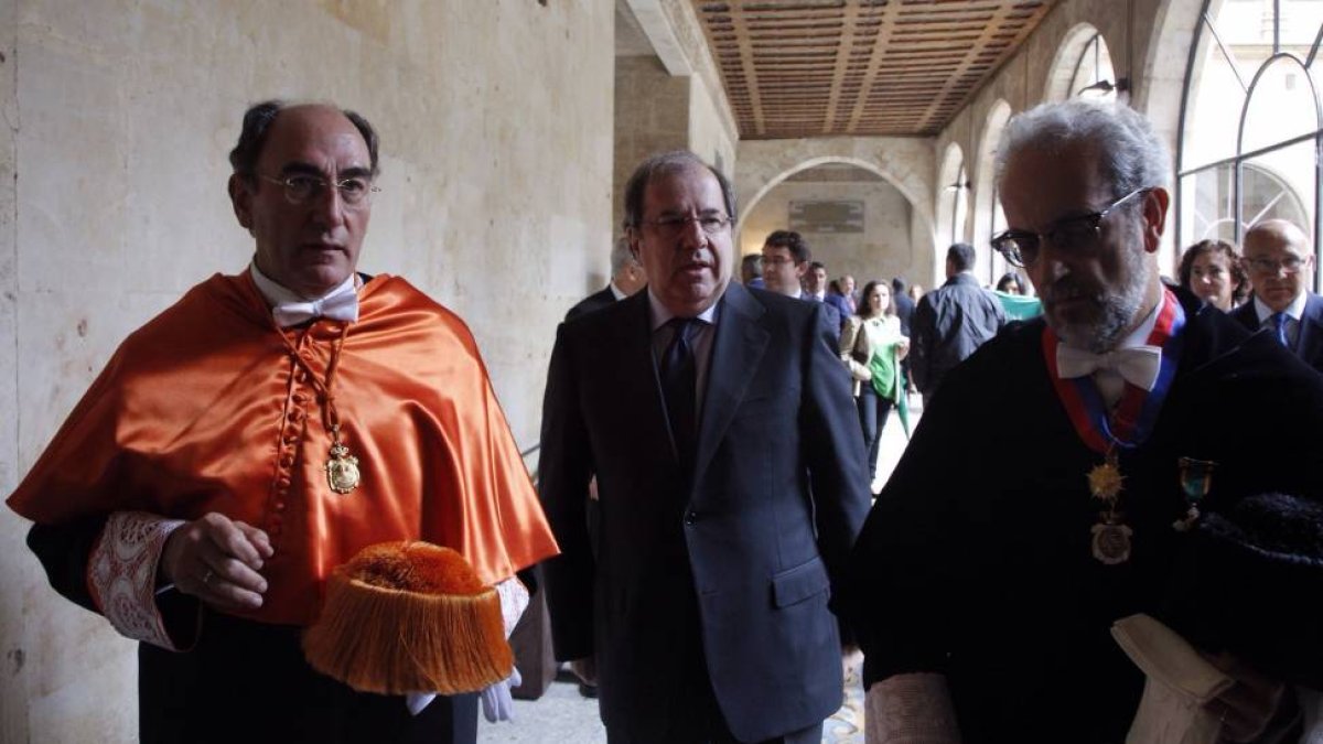 El presidente de la junta, Juan Vicente Herrera asiste a la inauguración del curso escolar 2014-2015 en la universidad de Salamanca-Ical