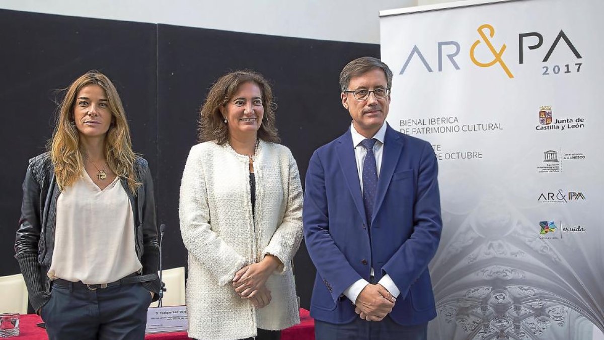 Catarina Valença, María Josefa García Cirac y Enrique Saiz,ayer.-ICAL