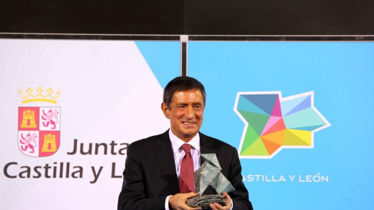 Jesús Fonseca, premio Francisco de Cossío a la Trayectoria-ICAL