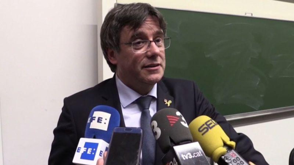 Puigdemont dice que recibiría a Arrimadas en Waterloo para charla cordial.-EFE