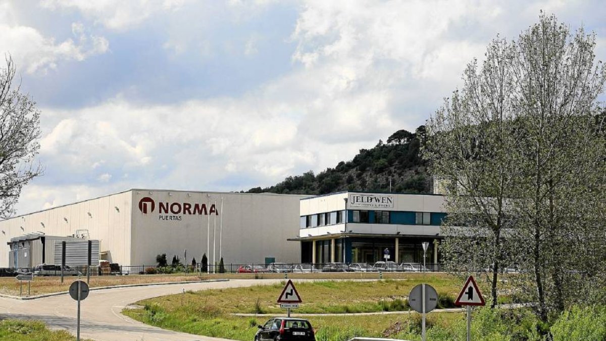 Instalaciones de Puertas Norma en San Leonardo de Yagüe ( Soria)-El Mundo