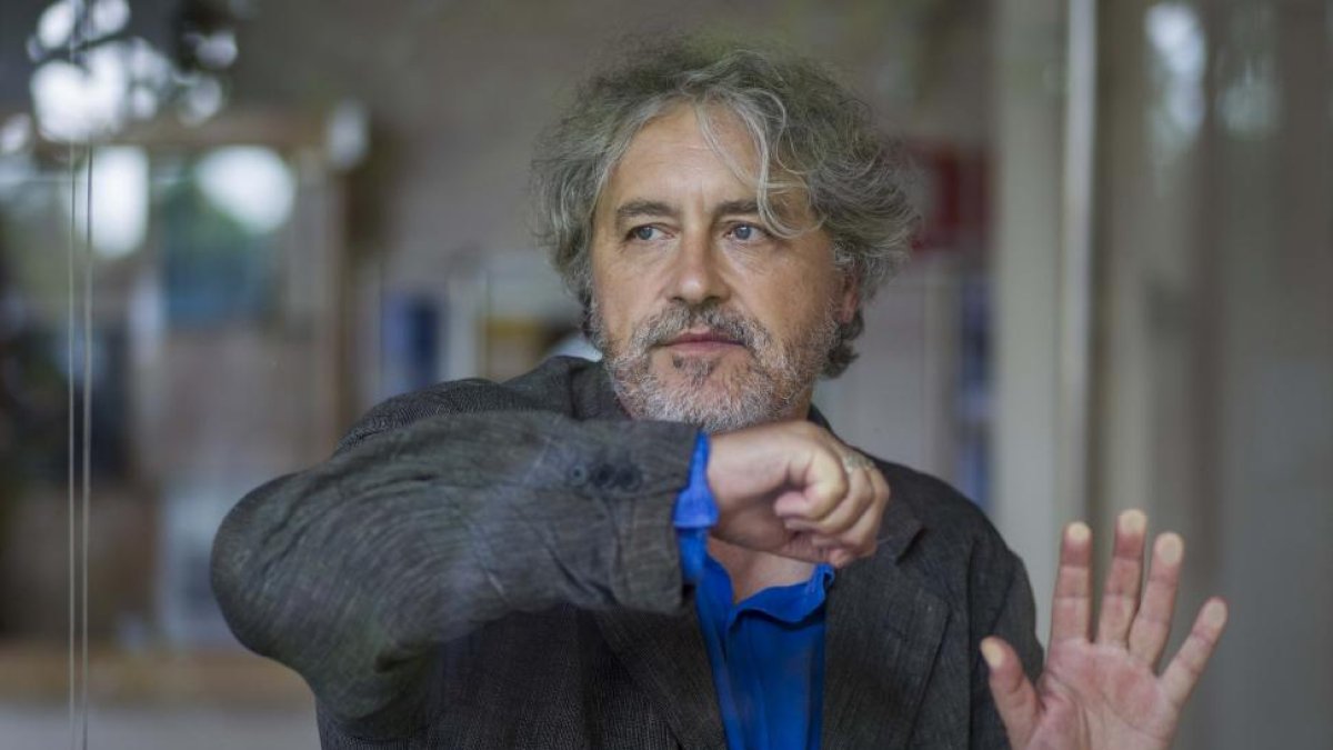 El escritor, poeta, ensayista y periodista Manuel Rivas, pregonero de la Feria del Libro de Valladolid.-DAVID S. BUSTAMANTE