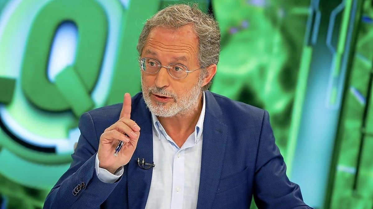 Manuel Saravia durante ‘La Quinta Esquina’, programa emitido en La 8 Valladolid.-J. M. LOSTAU