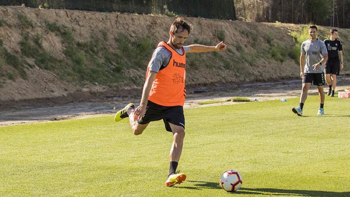 Míchel, en el entrenamiento de ayer.-R.V.