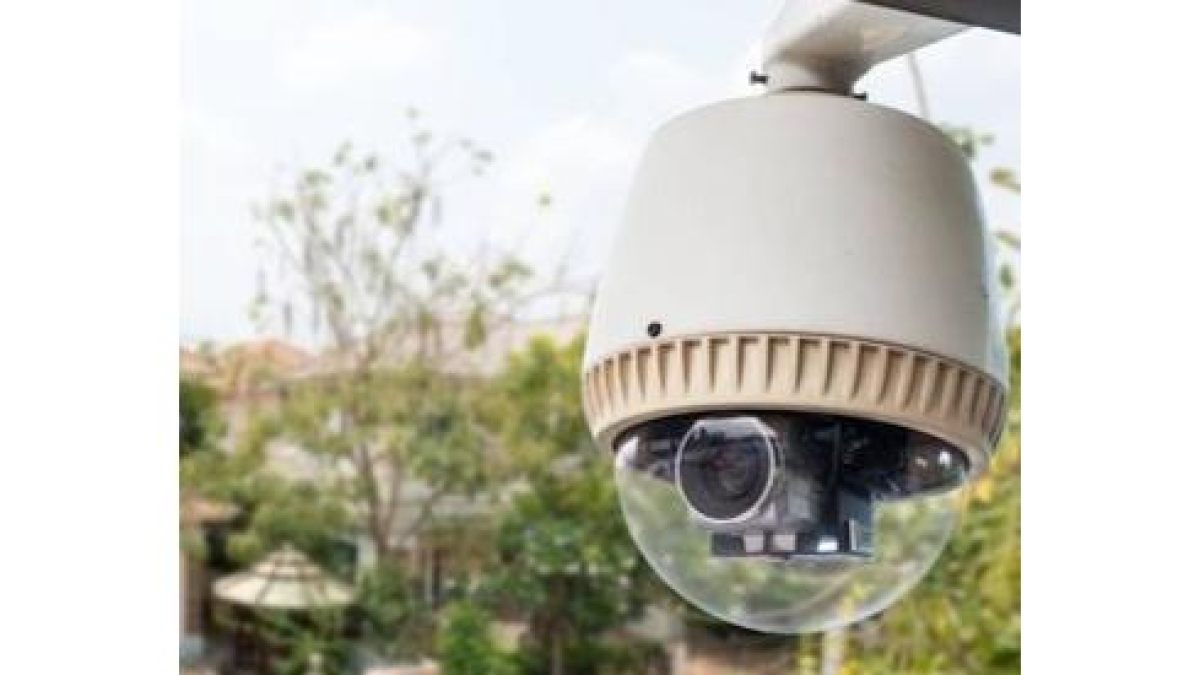 Cámara de seguridad y vigilancia.-E. M.