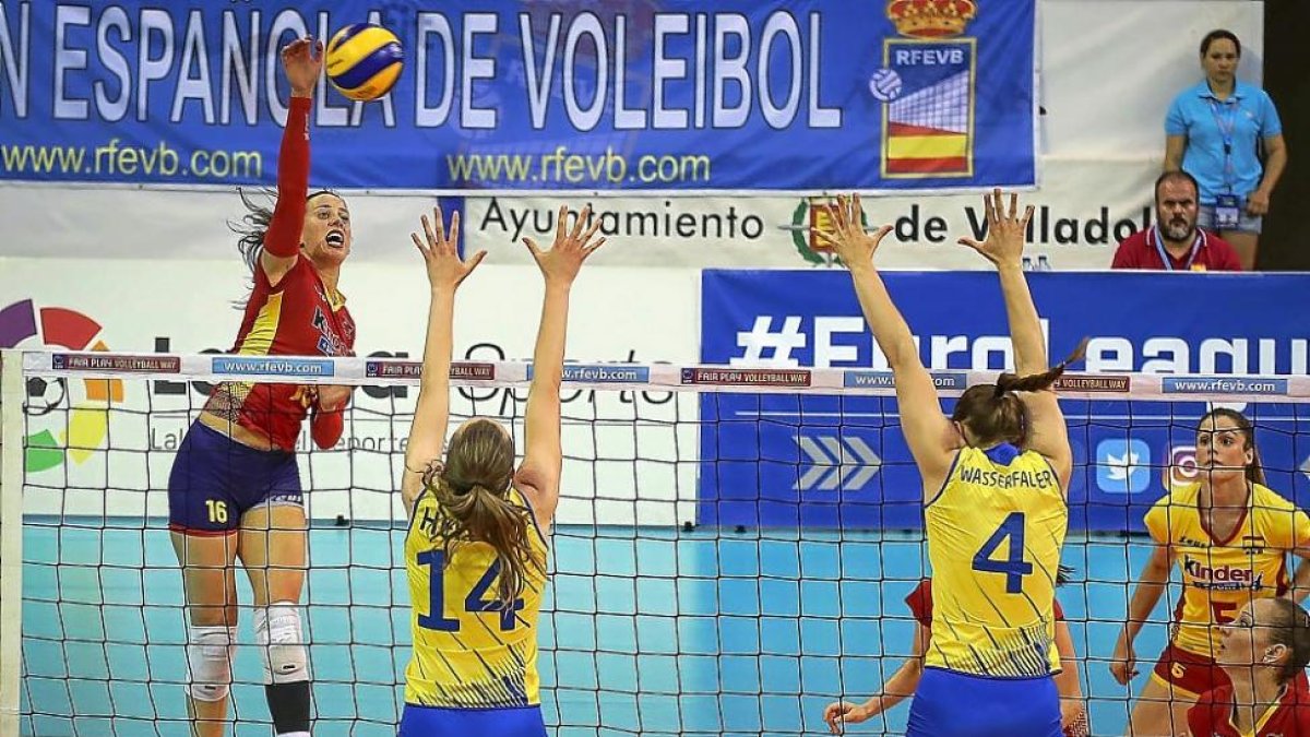 Imagen del partido España-Suecia de la Liga Europea femenina celebrado en Huerta del Rey en junio de 2017.-M. A. SANTOS