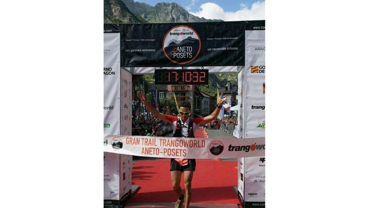 Daniel Amat entra victorioso en la meta de Benasque-PRAMES