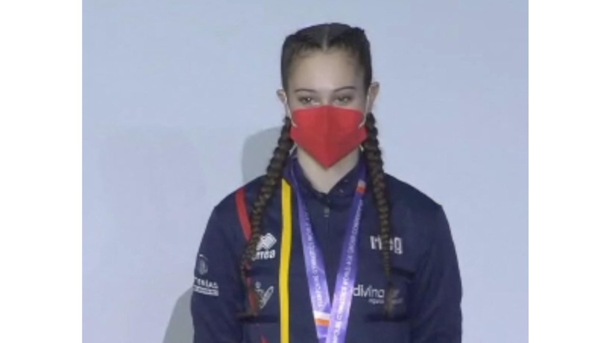La gimnasta del Club Gimnasia Acrobática Valladolid, Erica Sanz Ginés, ha logrado la medalla de plata en el Campeonato del Mundo que se celebra en la ciudad de Bakú (Azerbaiyán).