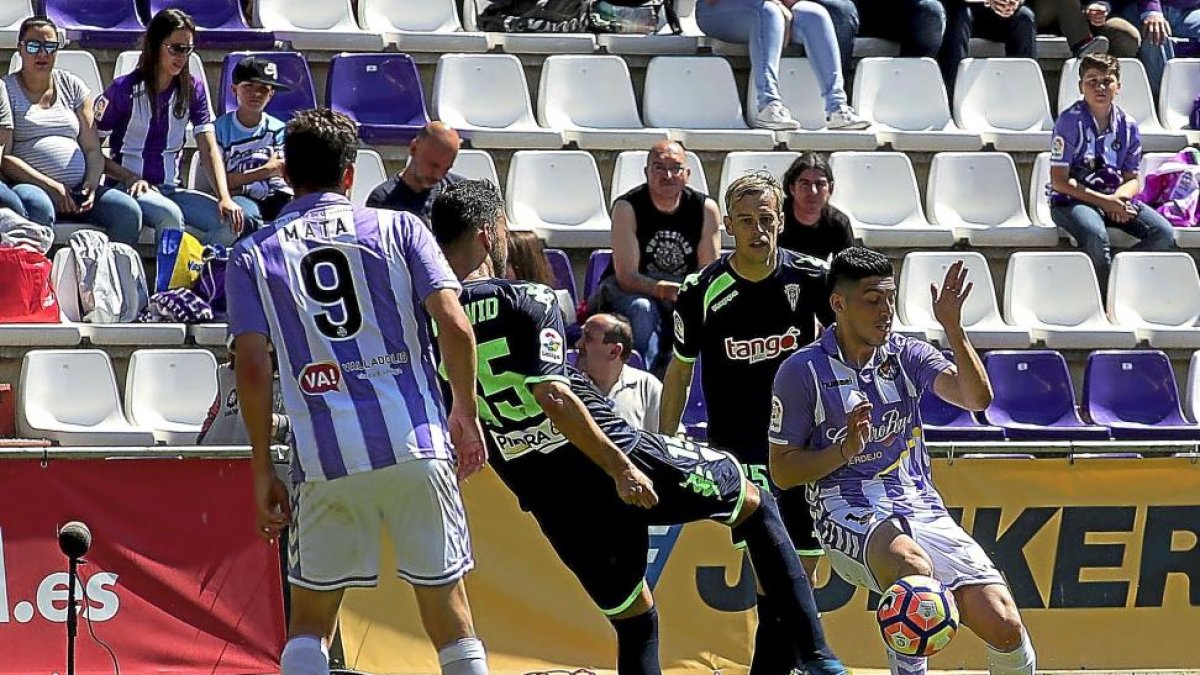 Espinoza, único refuerzo invernal, en su estreno el pasado domingo.-BALCAZA