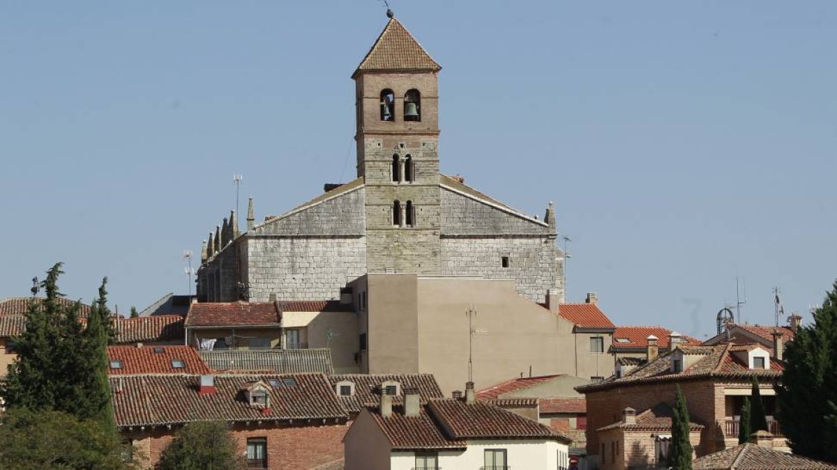 Casa del Atrio que tapa la vista de la Iglesia-J.M.Lostau