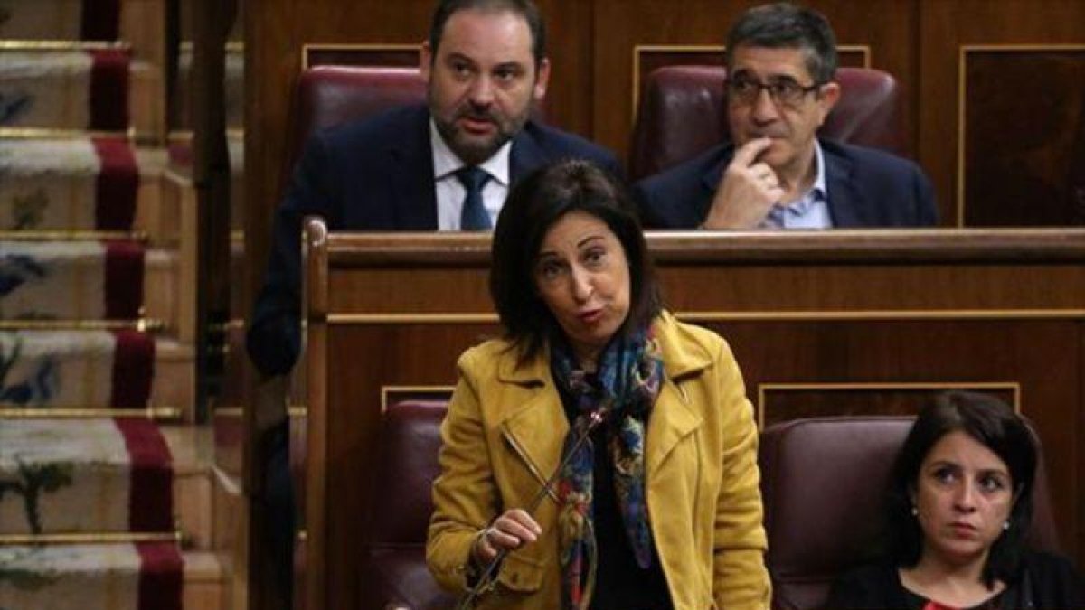 Margarita Robles, portavoz del PSOE, ayer en el pleno.-JUAN MANUEL PRATS