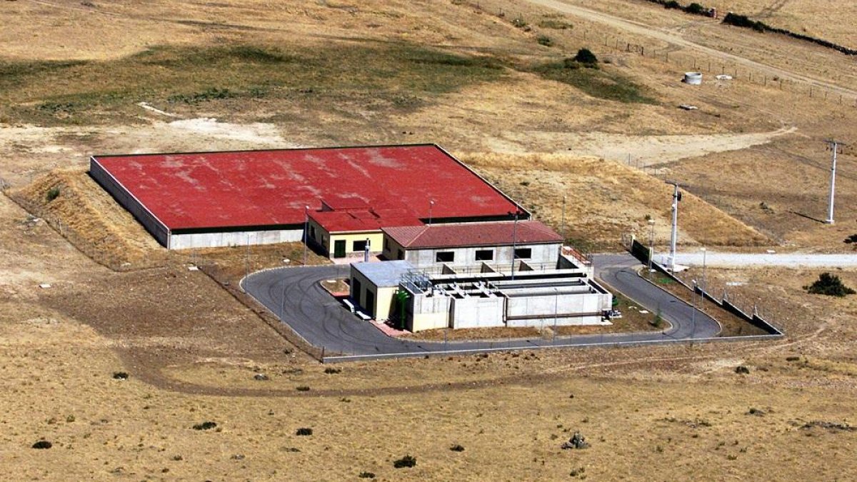 Estación de Tratamiento de Agua Potable del Rancho del Feo, imagen aérea de archivo-ICAL