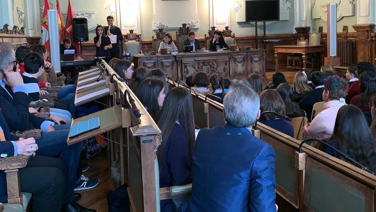 Los escolares se reunieron en el Ayuntamiento de Valladolid.-EUROPA PRESS