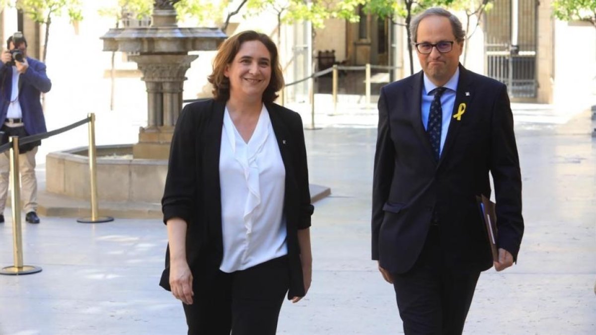Ada Colau y Quim Torra.-FERRAN NADEU