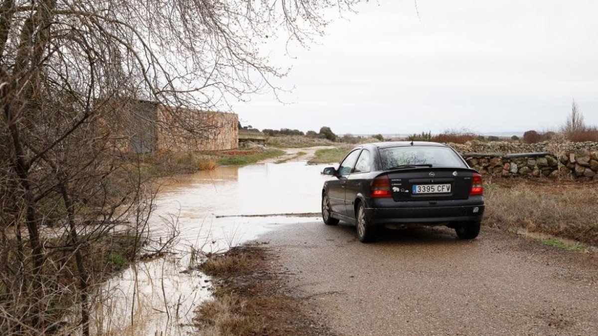 El paso del temporal Gisela provoca inundaciones en la localidad zamorana de Tardobispo-ICAL
