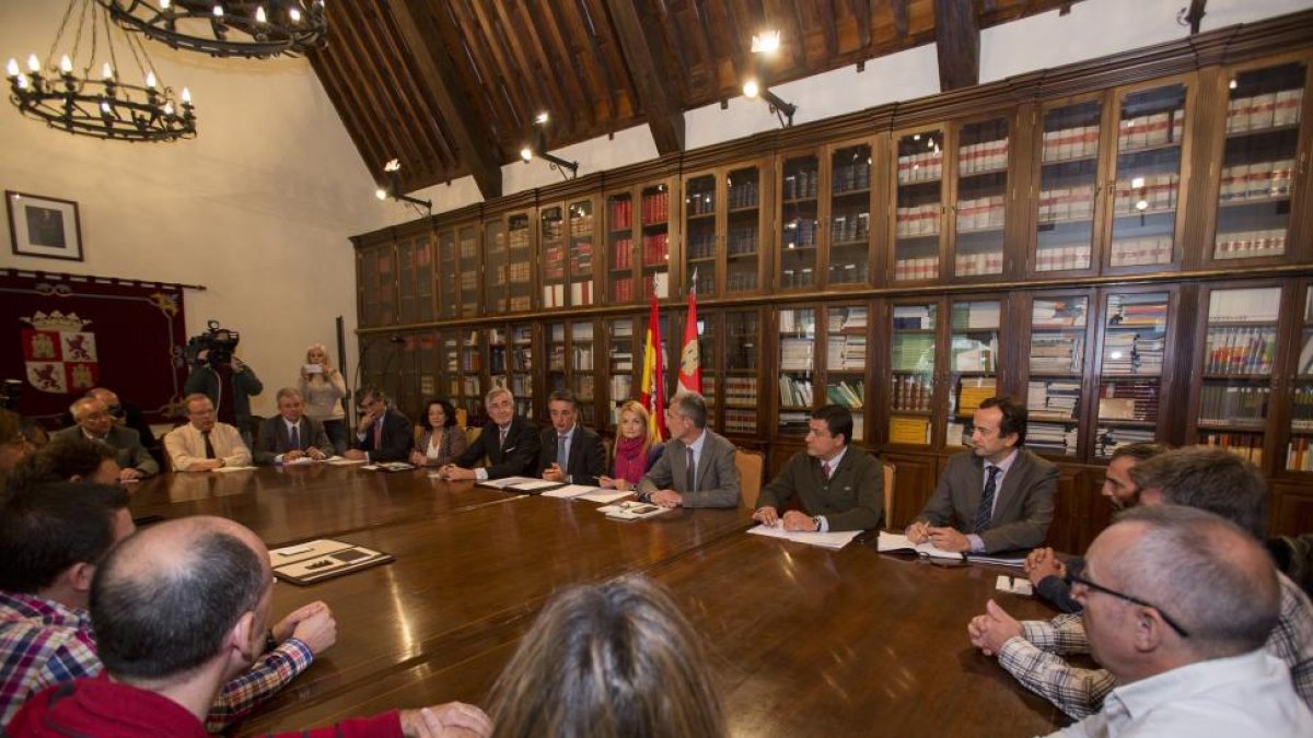 Reunión con los empresarios de Ornua.-RICARDO MUÑOZ / ICAL