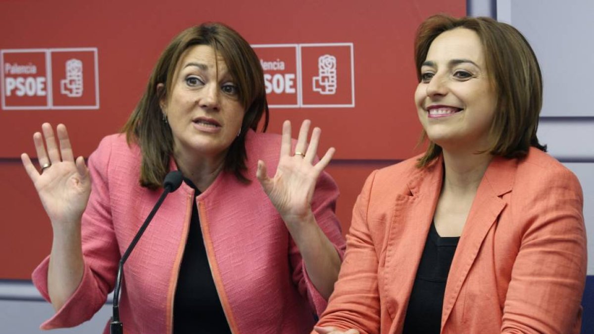 a presidenta de PSCyL, Soraya Rodríguez (I) junto a la candidata a la Alcaldía, Mirian Andrés (D) comparece en rueda de prensa antes de participar en actos públicos en Grijota y Monzón de Campos.-Ical